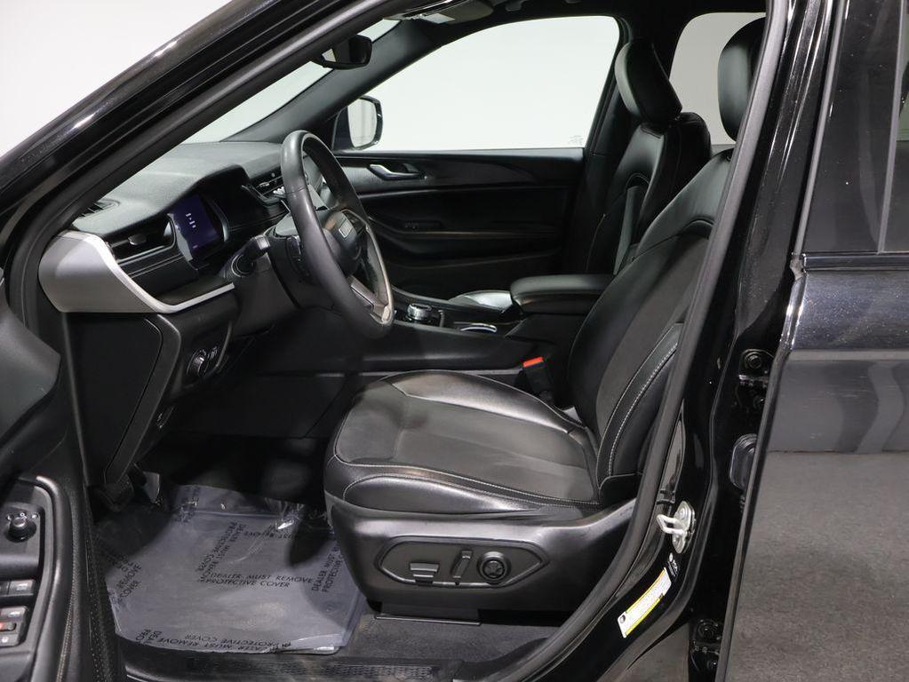 used 2024 Jeep Grand Cherokee L car, priced at $24,649