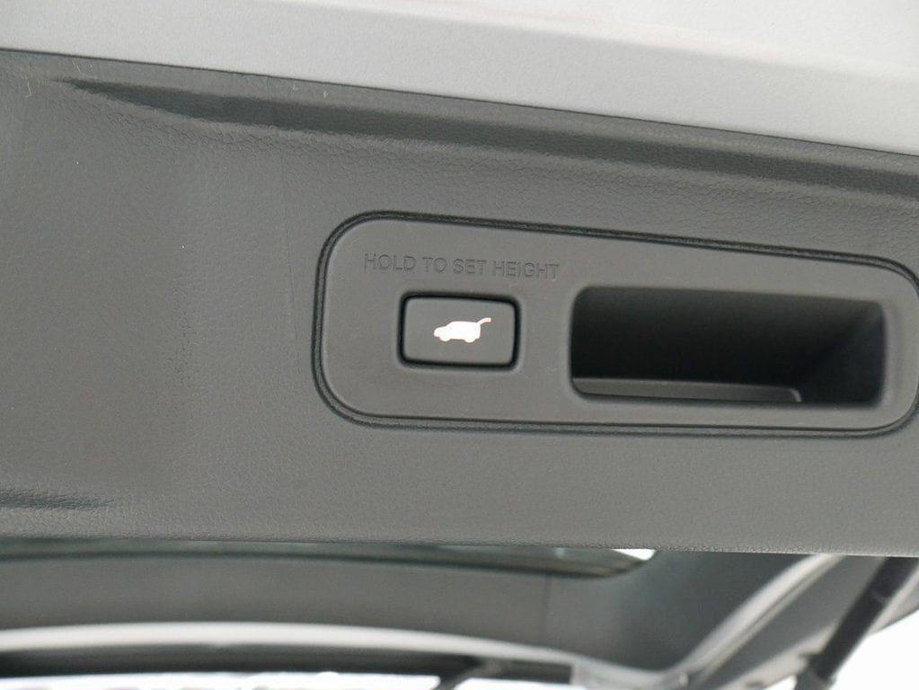 new 2025 Honda Pilot car, priced at $47,832