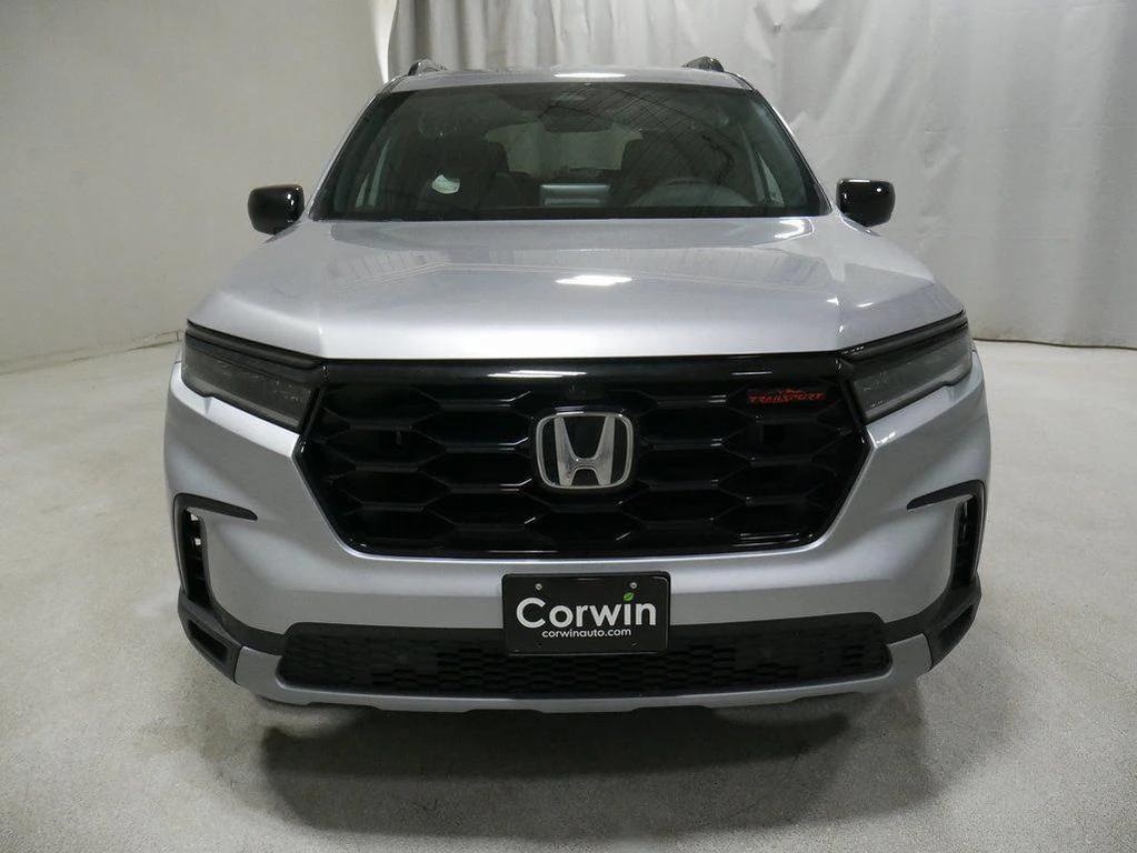 new 2025 Honda Pilot car, priced at $50,895