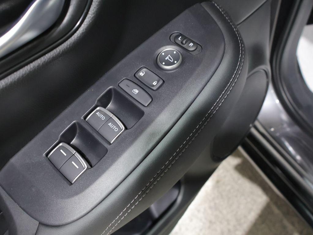 used 2025 Honda HR-V car, priced at $31,399