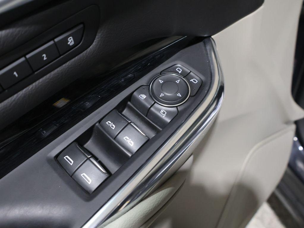 used 2023 Cadillac XT4 car, priced at $28,345