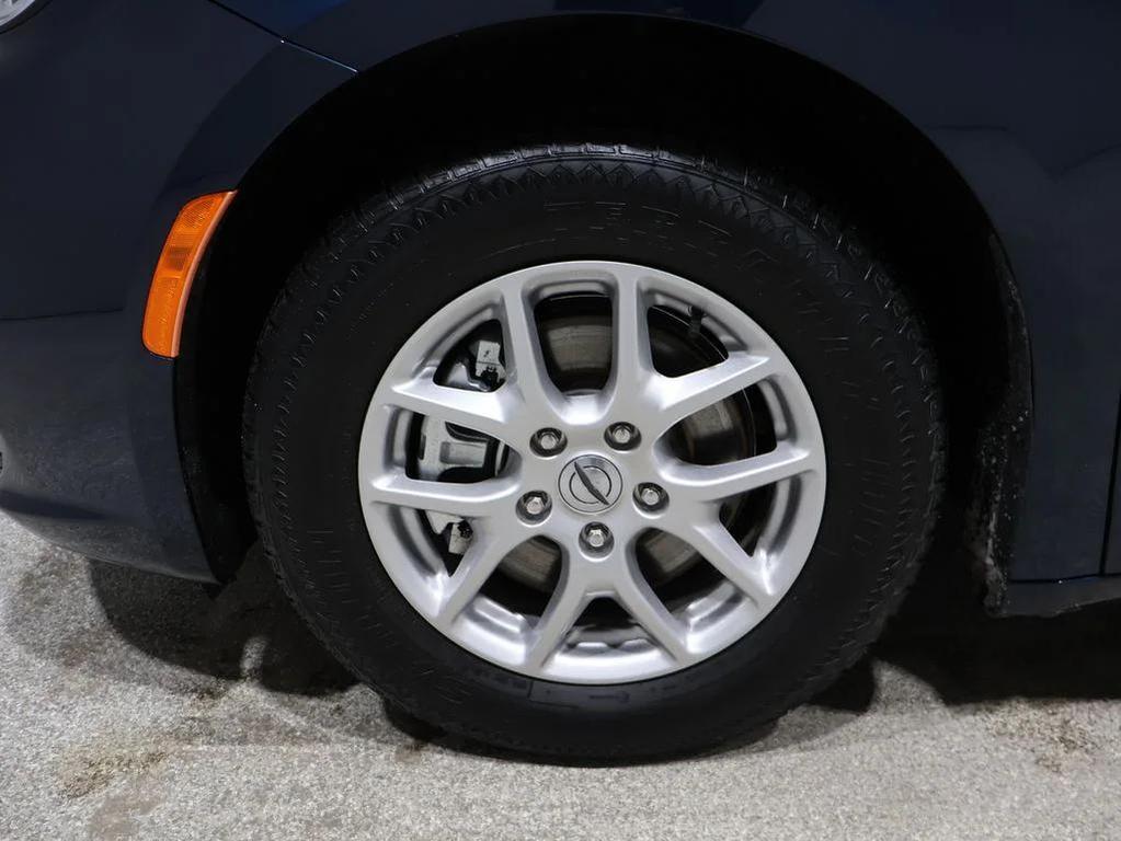 used 2023 Chrysler Pacifica car, priced at $22,200