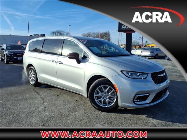 used 2024 Chrysler Pacifica car, priced at $29,995