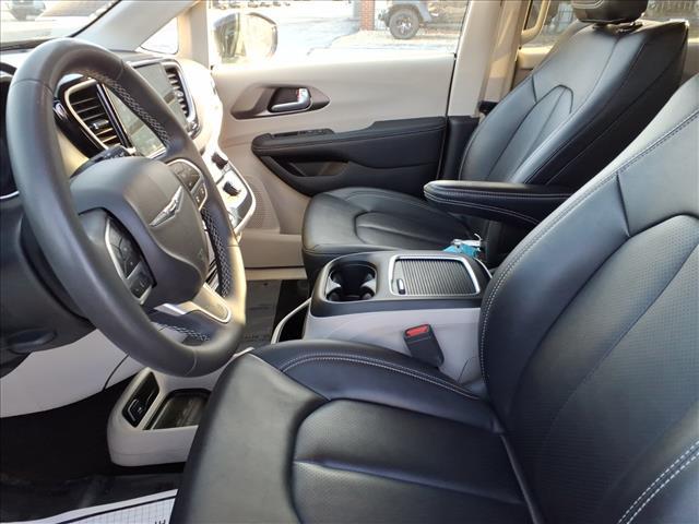 used 2024 Chrysler Pacifica car, priced at $29,995