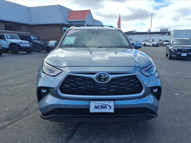 used 2023 Toyota Highlander car, priced at $37,995
