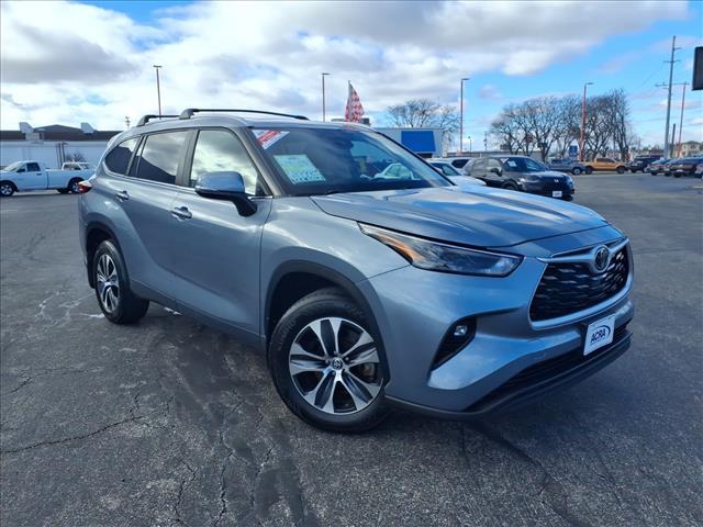used 2023 Toyota Highlander car, priced at $37,995