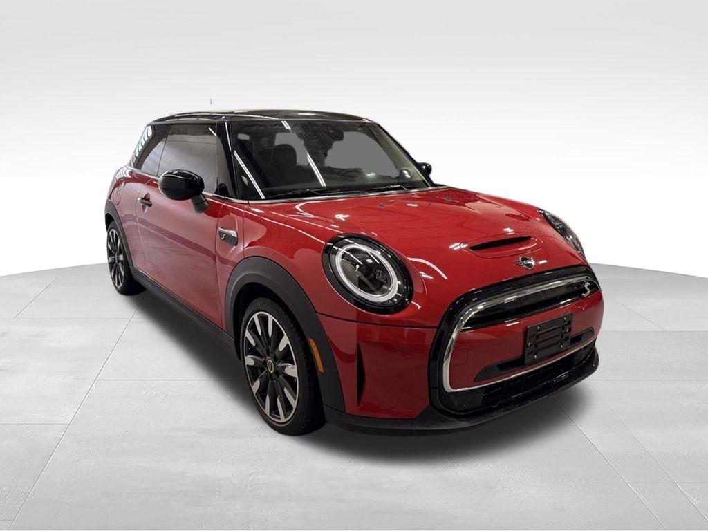 used 2024 MINI SE Hardtop car, priced at $26,349
