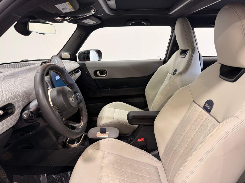 used 2025 MINI Hardtop car, priced at $27,999