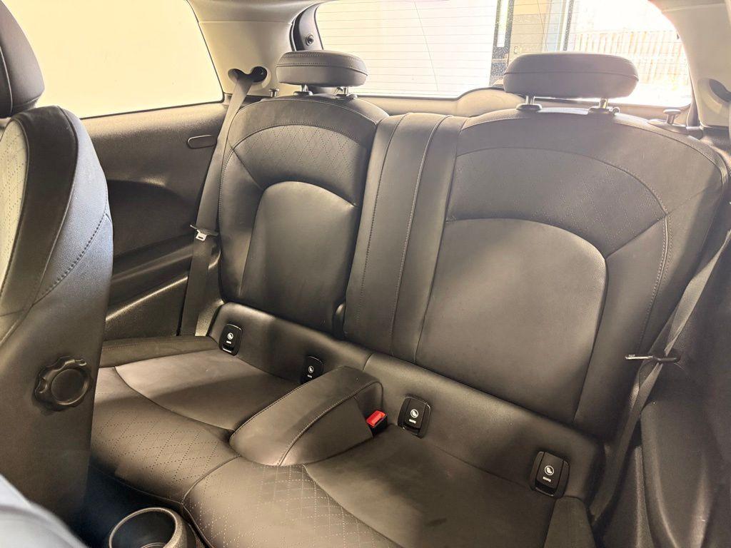 used 2024 MINI SE Hardtop car, priced at $24,349