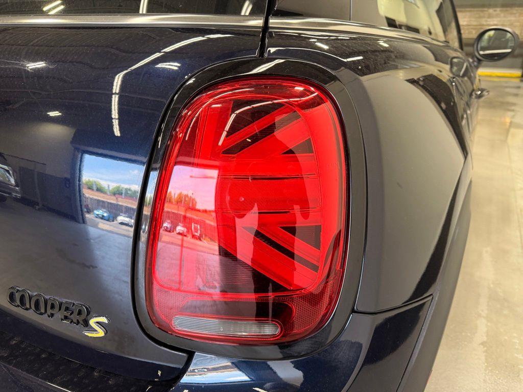 used 2024 MINI SE Hardtop car, priced at $24,349