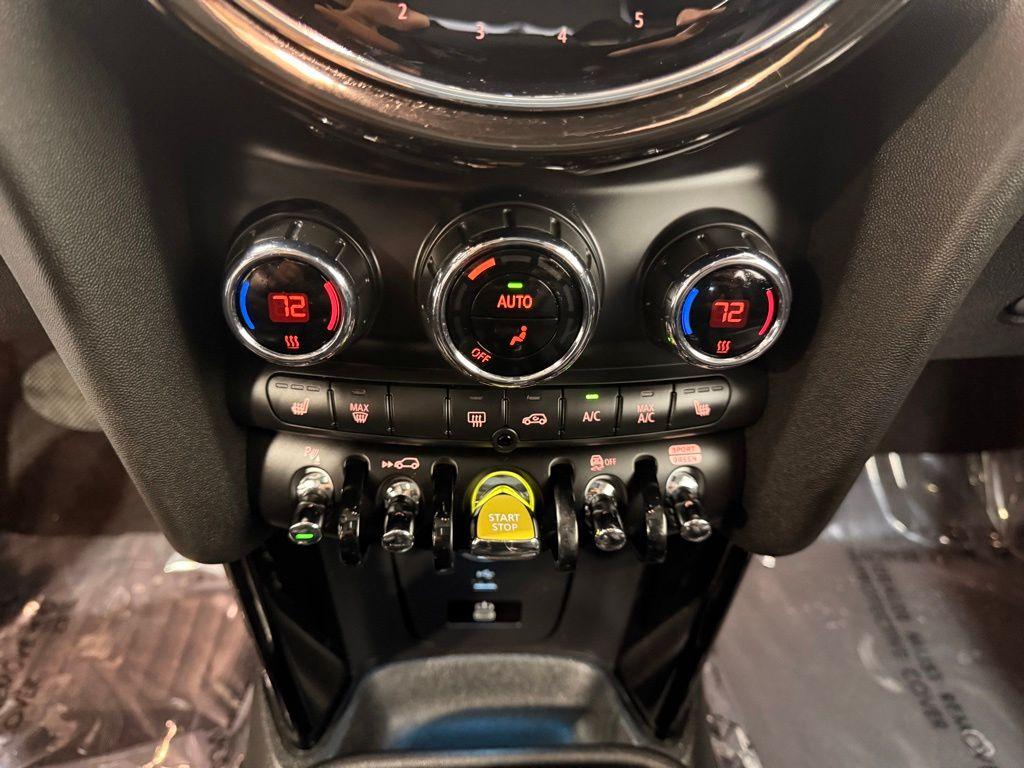 used 2024 MINI SE Hardtop car, priced at $24,349