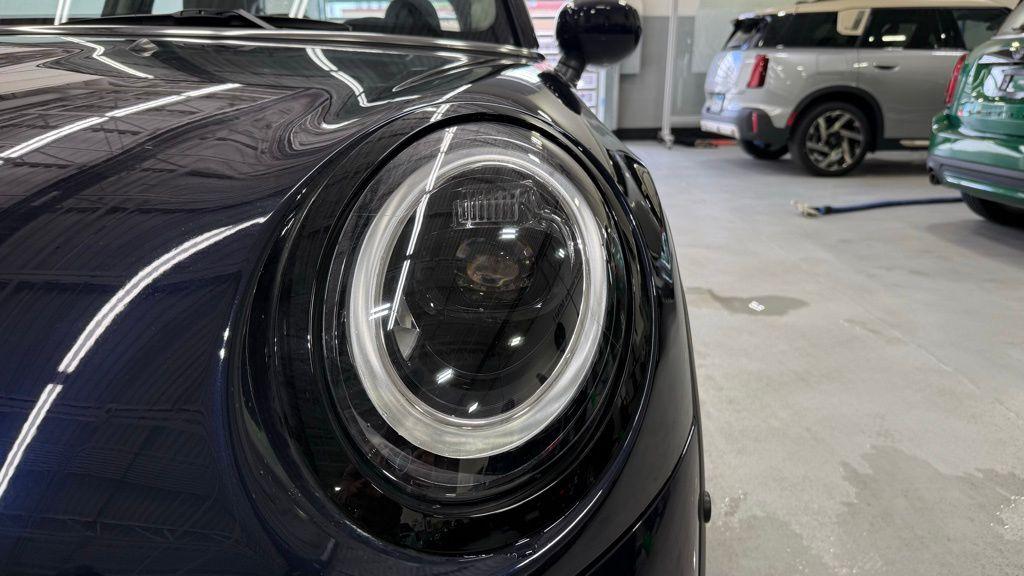 used 2024 MINI SE Hardtop car, priced at $24,349