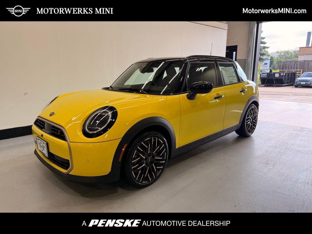 used 2025 MINI Hardtop car, priced at $32,999