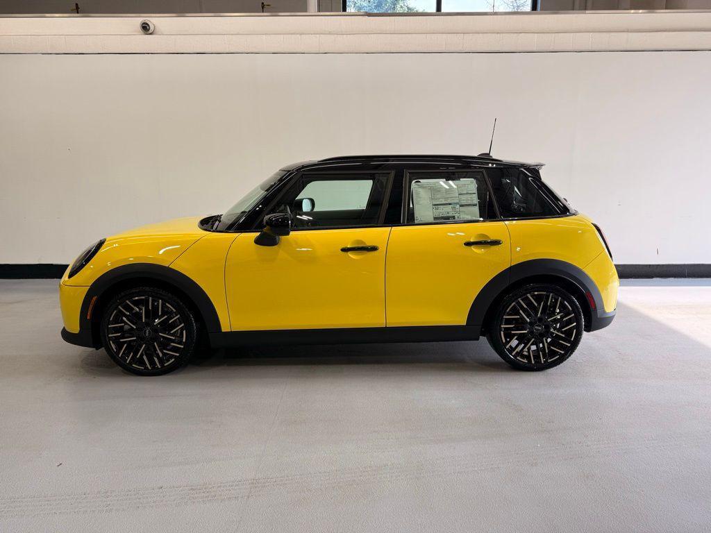 used 2025 MINI Hardtop car, priced at $30,998