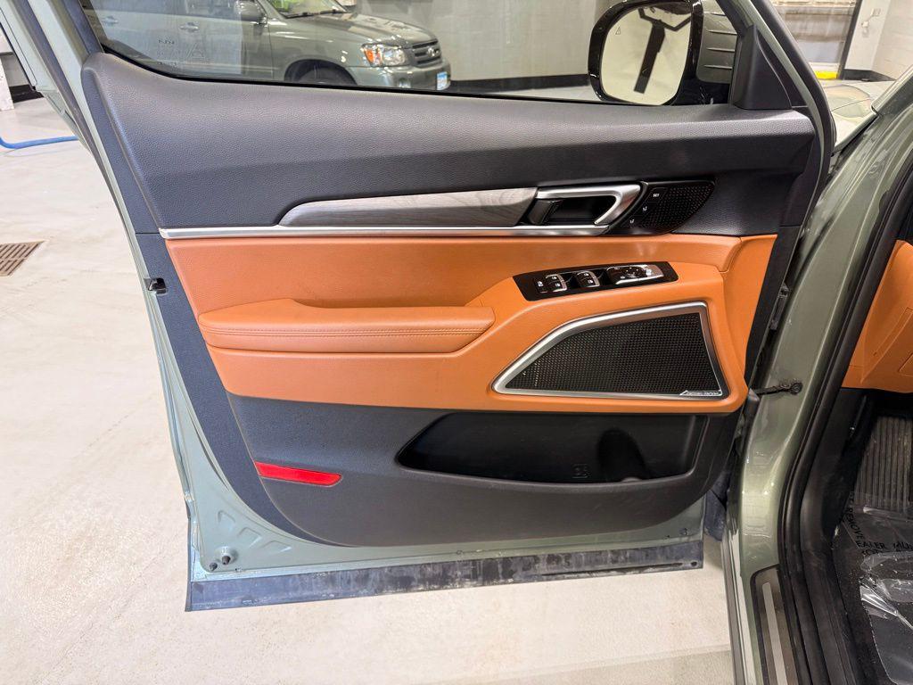 used 2023 Kia Telluride car, priced at $37,497