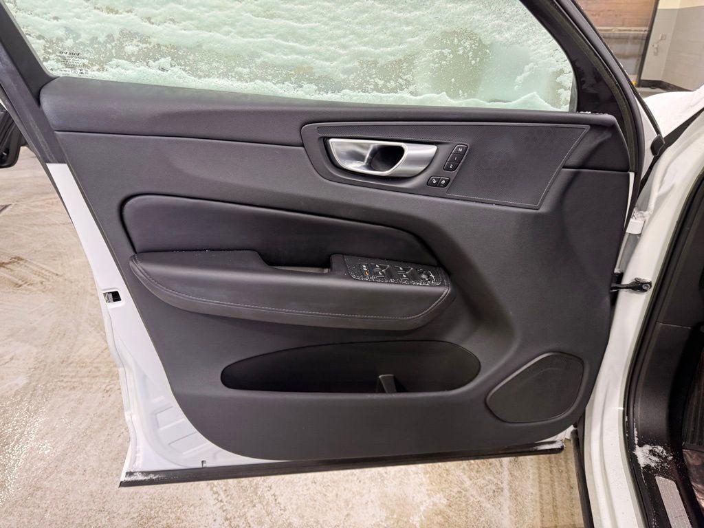 used 2023 Volvo XC60 car, priced at $34,499
