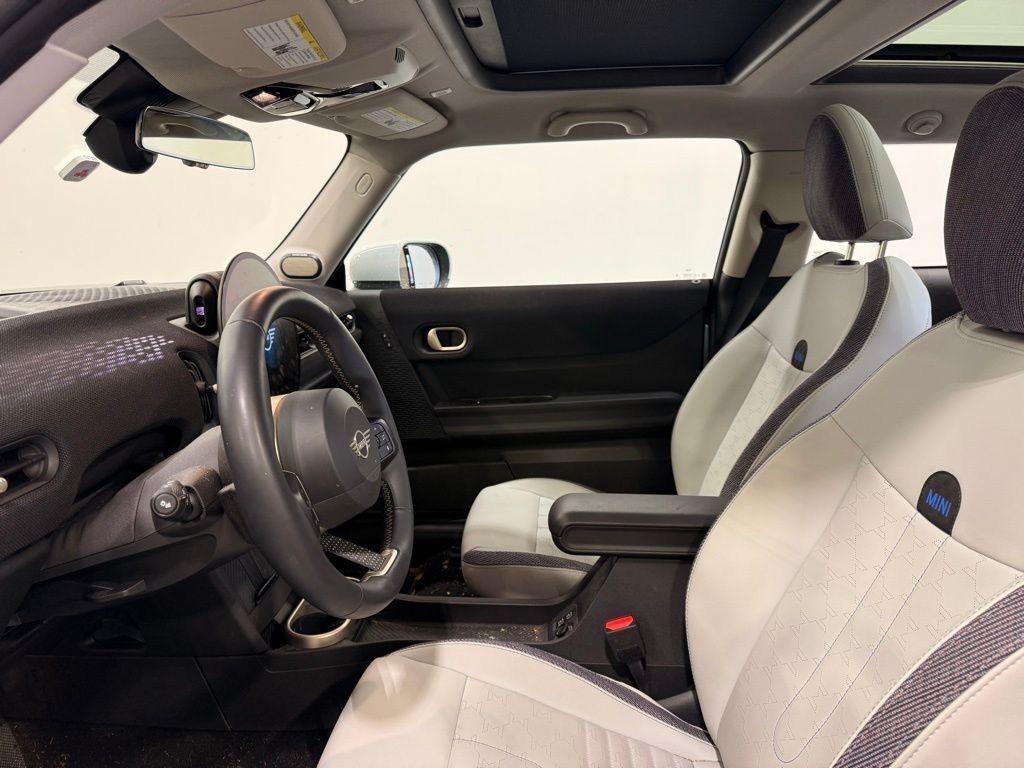 used 2025 MINI Hardtop car, priced at $29,999