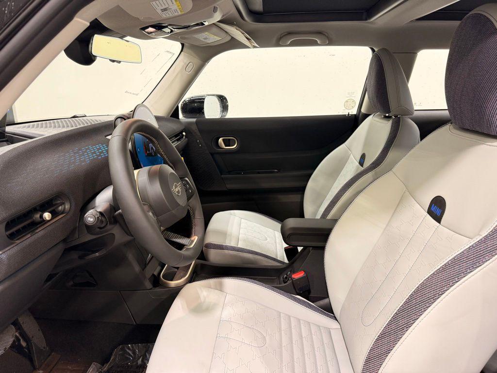 used 2025 MINI Hardtop car, priced at $32,395