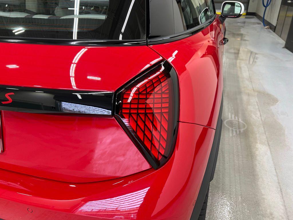 used 2025 MINI Hardtop car, priced at $31,999