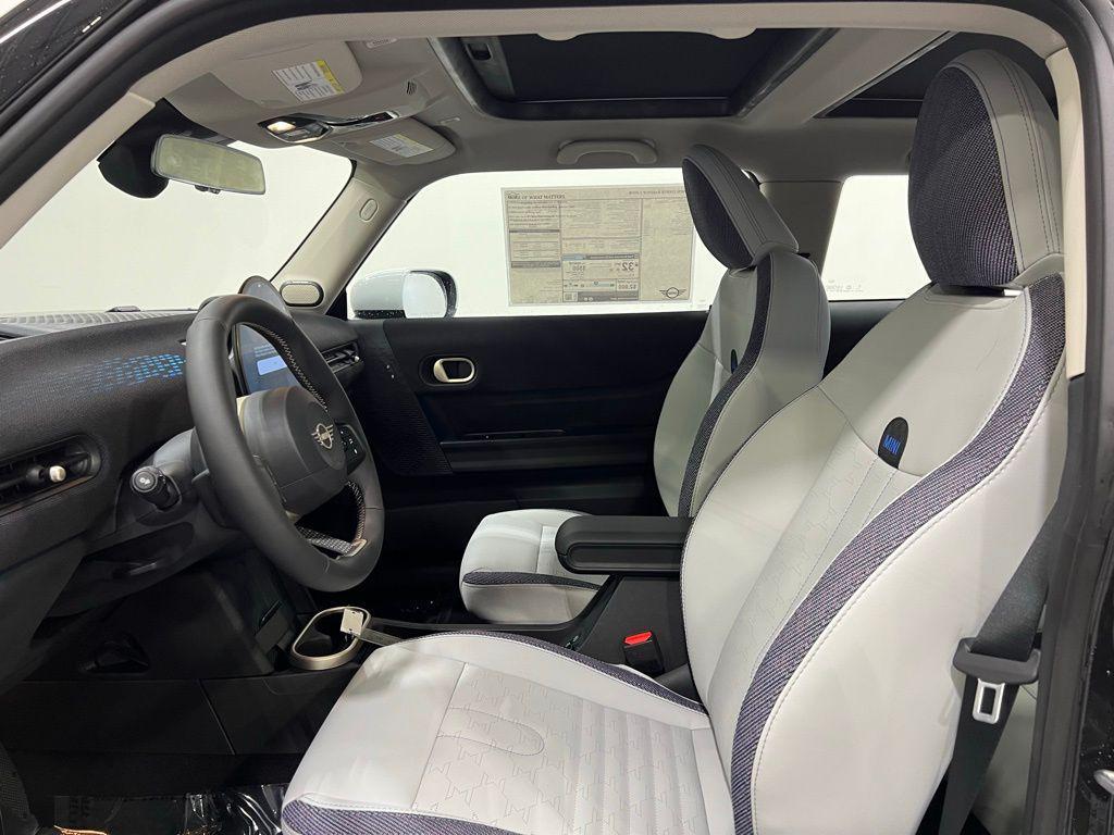 used 2025 MINI Hardtop car, priced at $28,350