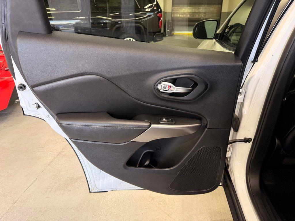 used 2019 Jeep Cherokee car, priced at $20,999