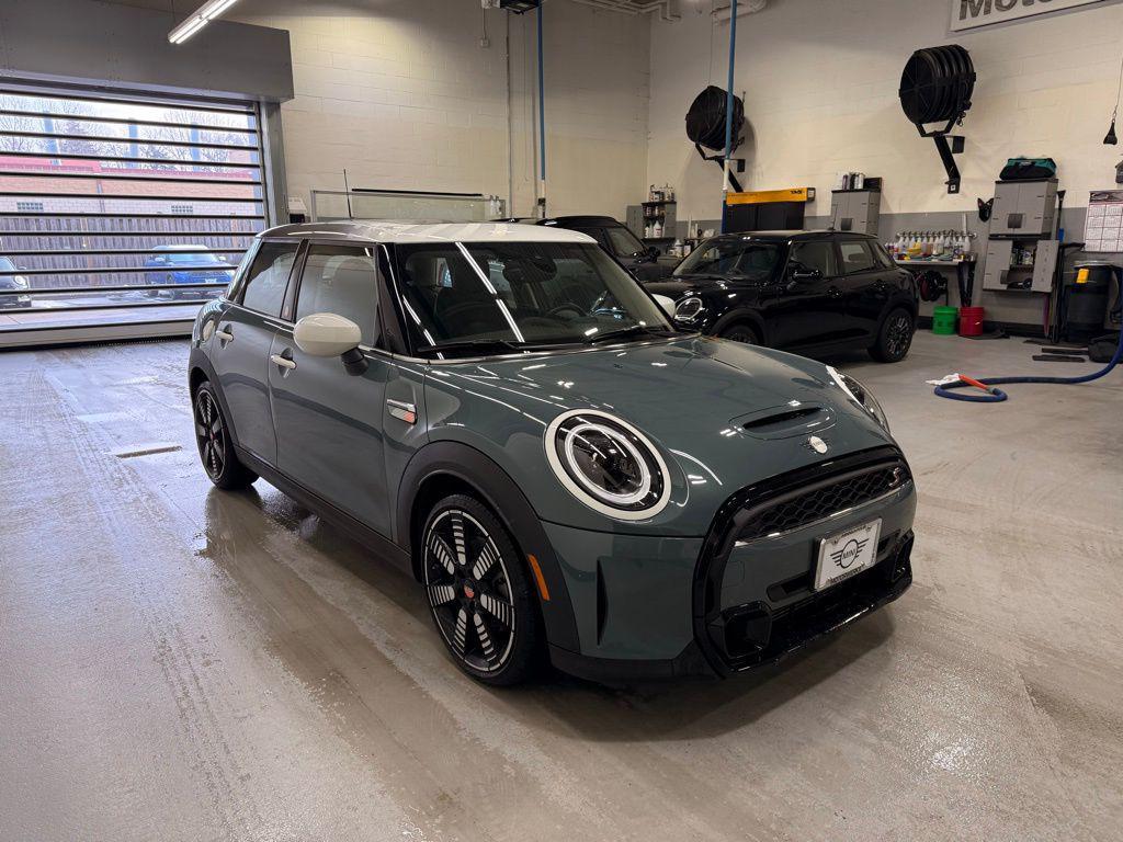 used 2023 MINI Hardtop car, priced at $25,999