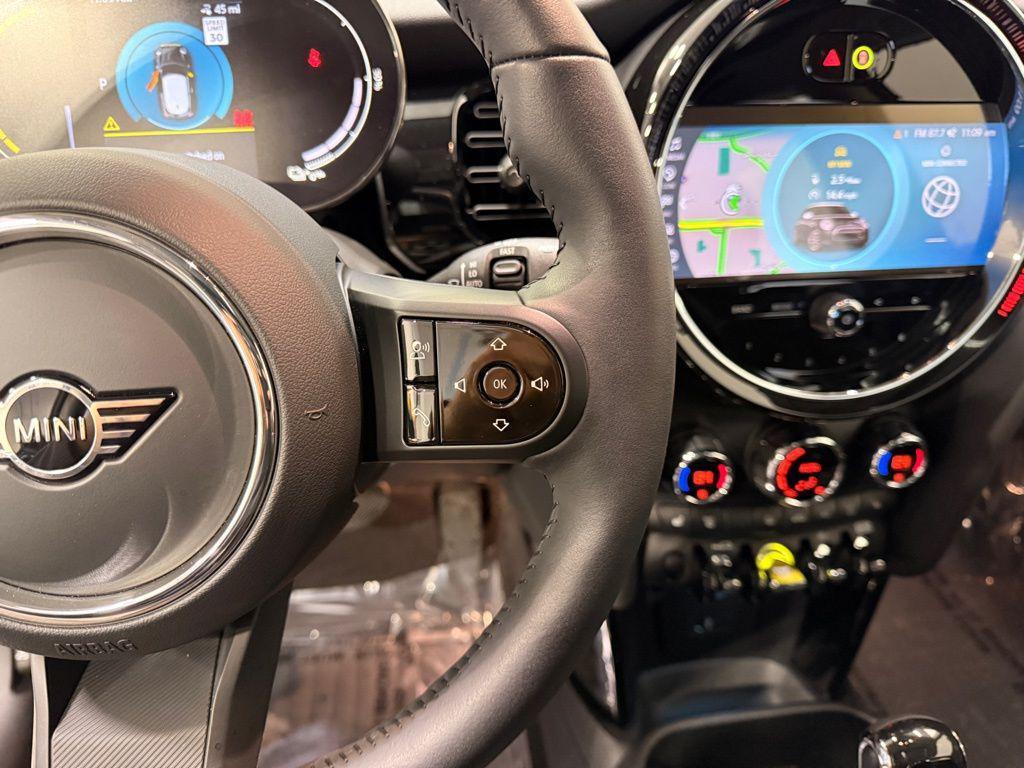 used 2024 MINI Hardtop car, priced at $25,999
