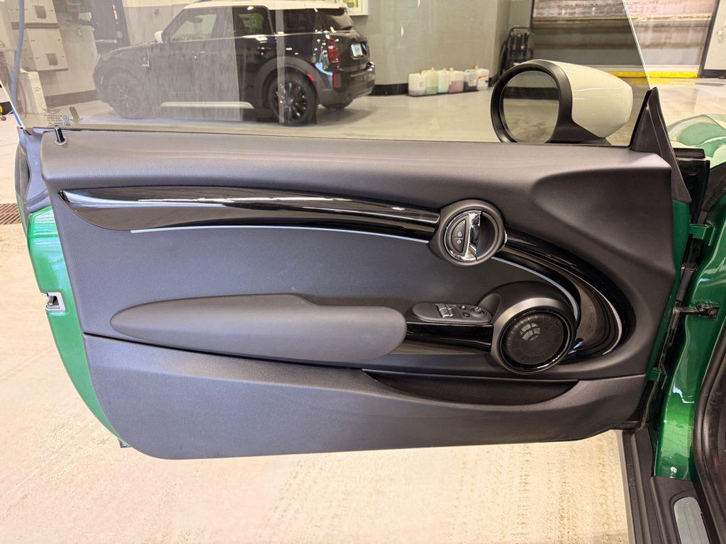 used 2024 MINI Hardtop car, priced at $25,999