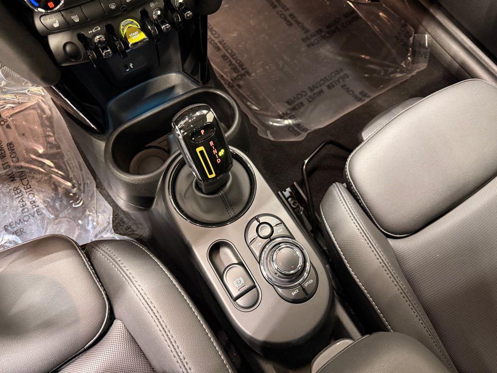 used 2024 MINI Hardtop car, priced at $25,999