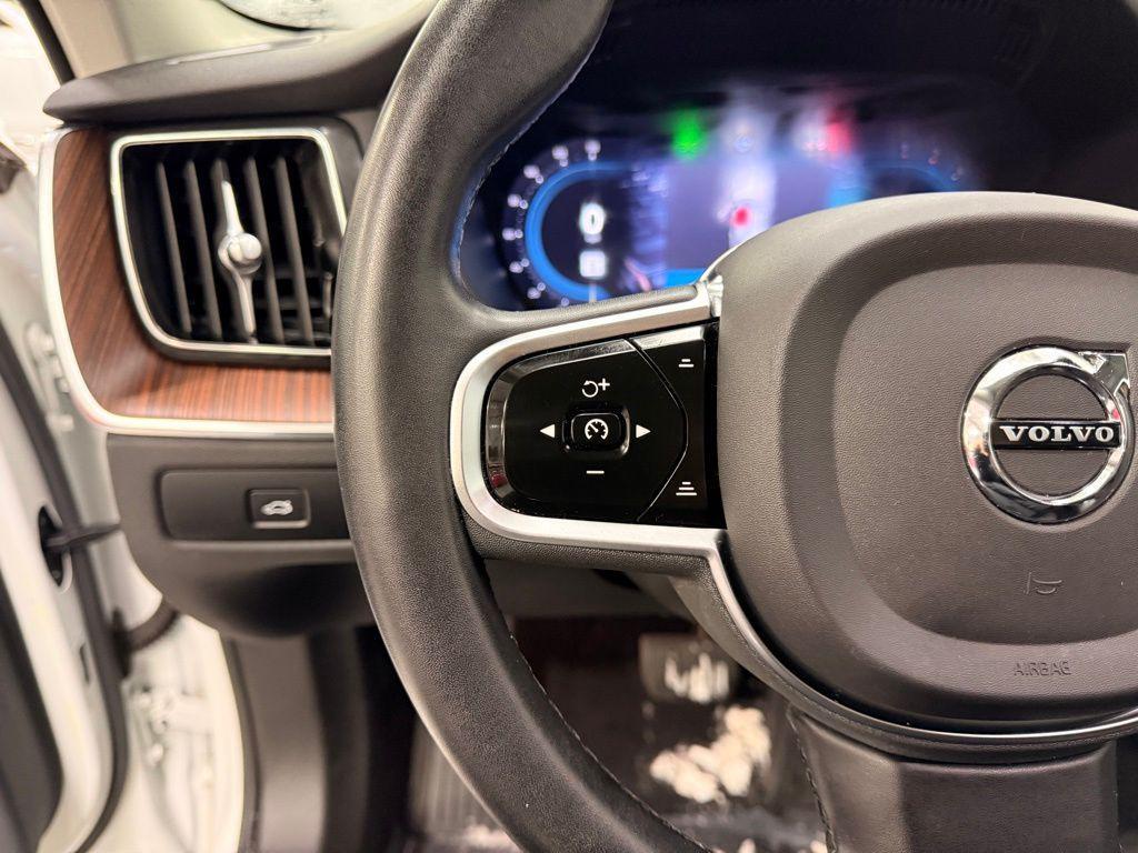 used 2023 Volvo XC60 car, priced at $32,499