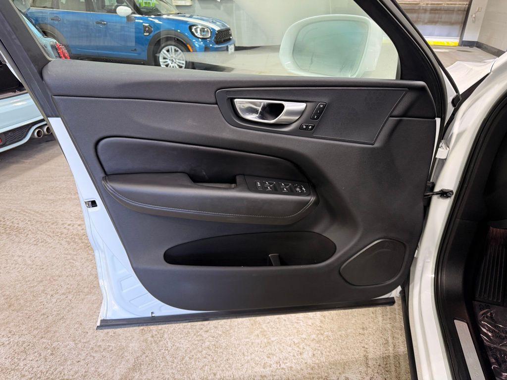used 2023 Volvo XC60 car, priced at $33,999