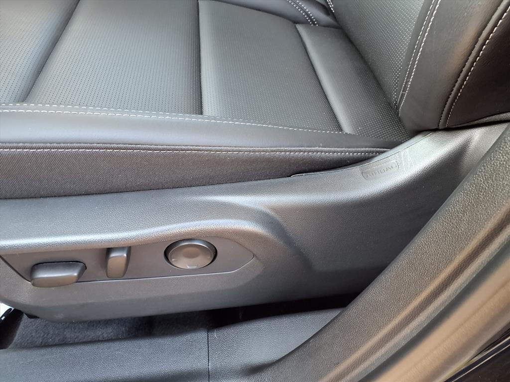 used 2025 Buick Envision car, priced at $30,990