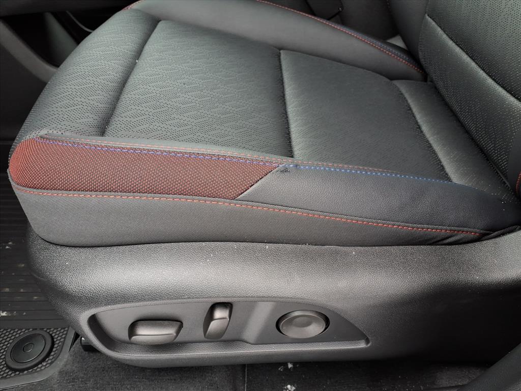 new 2026 Chevrolet Equinox car, priced at $40,165