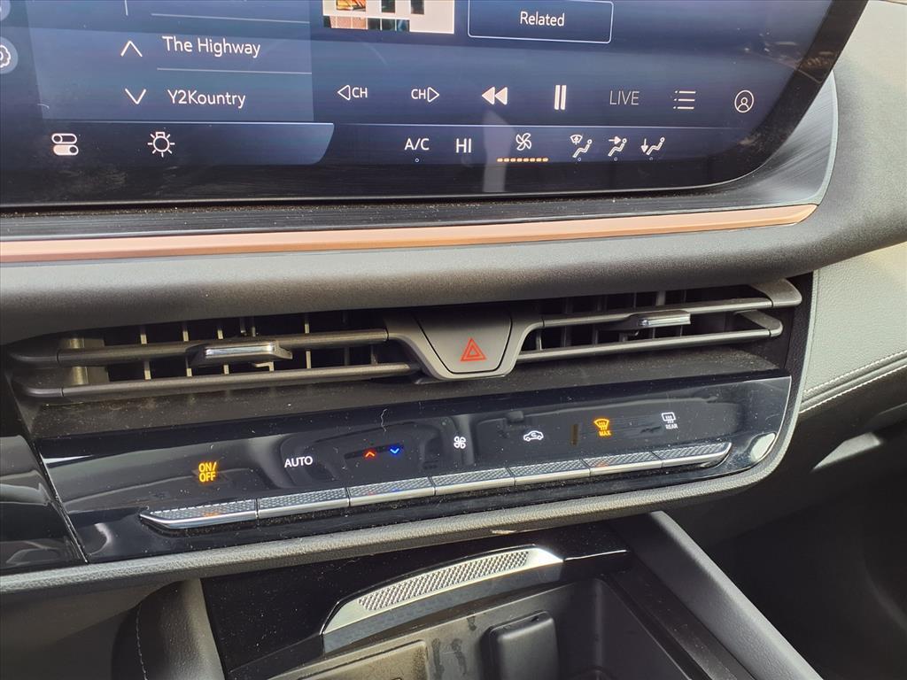 used 2025 Buick Envision car, priced at $31,490