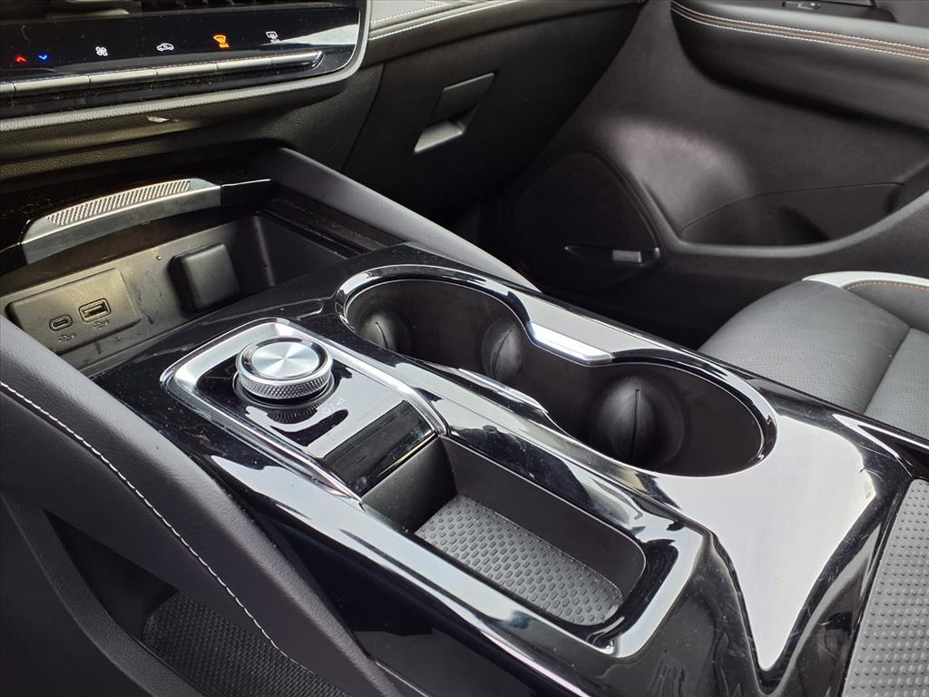 used 2025 Buick Envision car, priced at $31,490