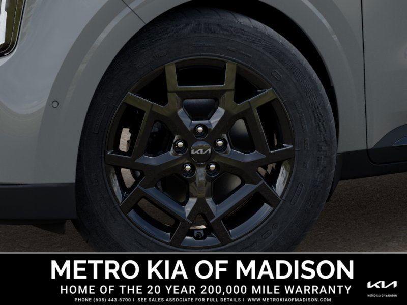 new 2026 Kia Carnival Hybrid car, priced at $57,655