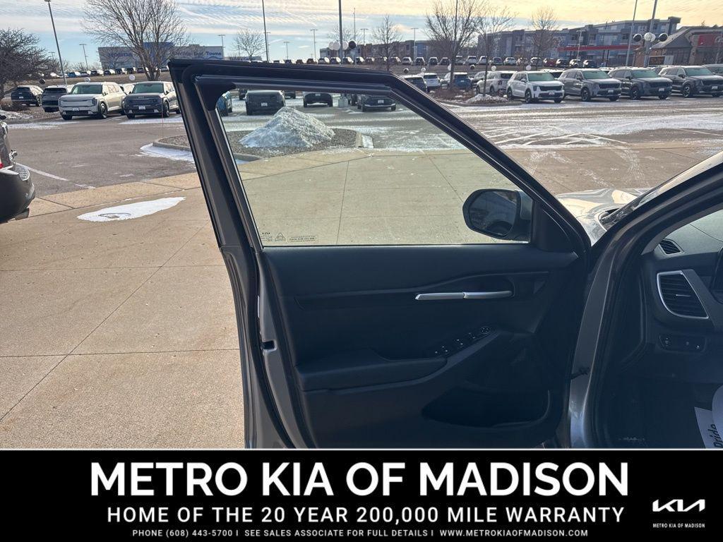 used 2025 Kia Seltos car, priced at $22,000
