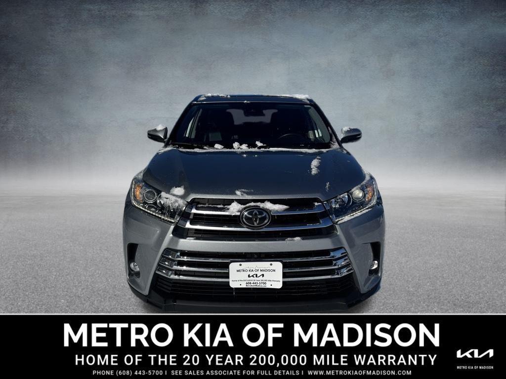 used 2019 Toyota Highlander car, priced at $23,700