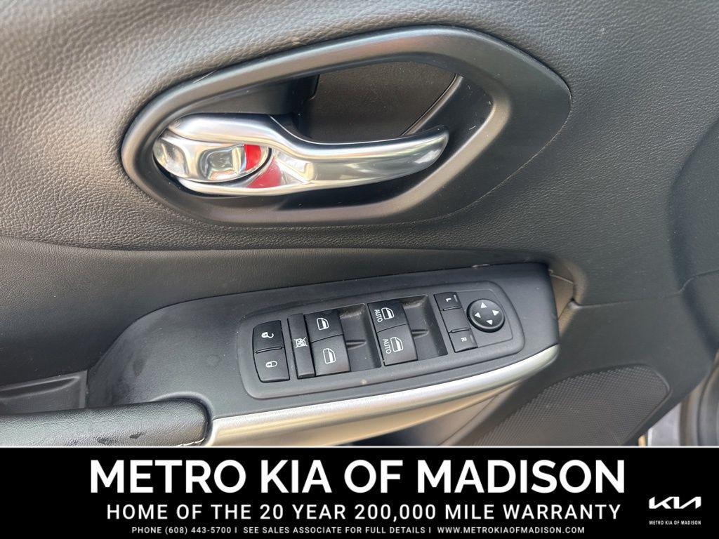 used 2021 Jeep Cherokee car, priced at $19,300