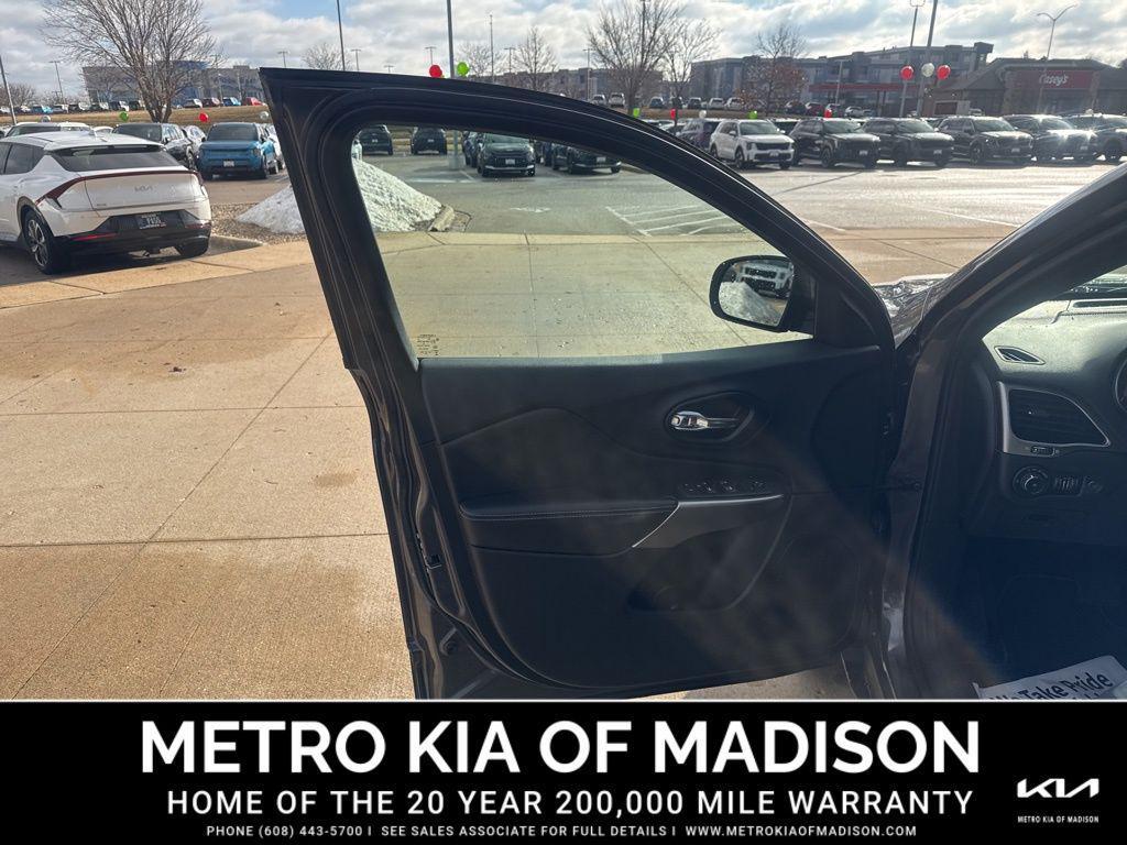 used 2021 Jeep Cherokee car, priced at $19,300