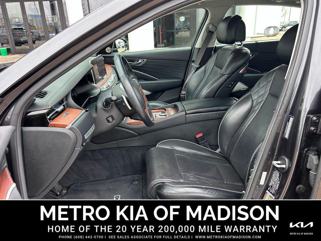 used 2020 Kia K900 car, priced at $27,200
