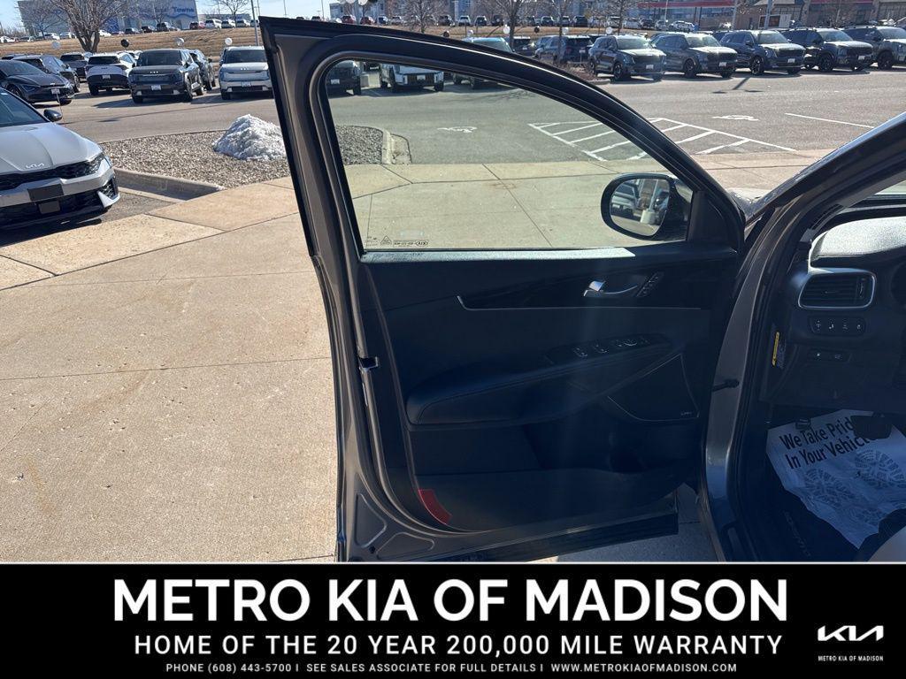 used 2016 Kia Sorento car, priced at $8,900