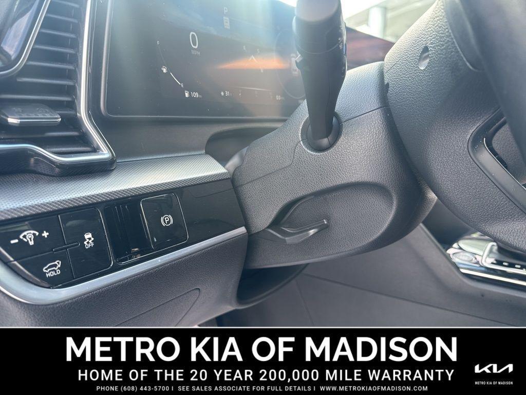 used 2025 Kia Sportage car, priced at $32,200