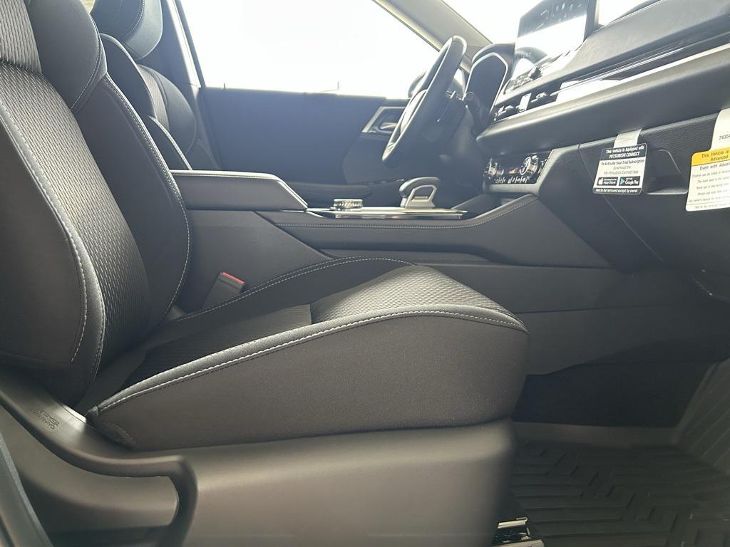 new 2025 Mitsubishi Outlander car, priced at $32,094