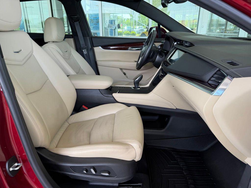 used 2017 Cadillac XT5 car, priced at $22,994