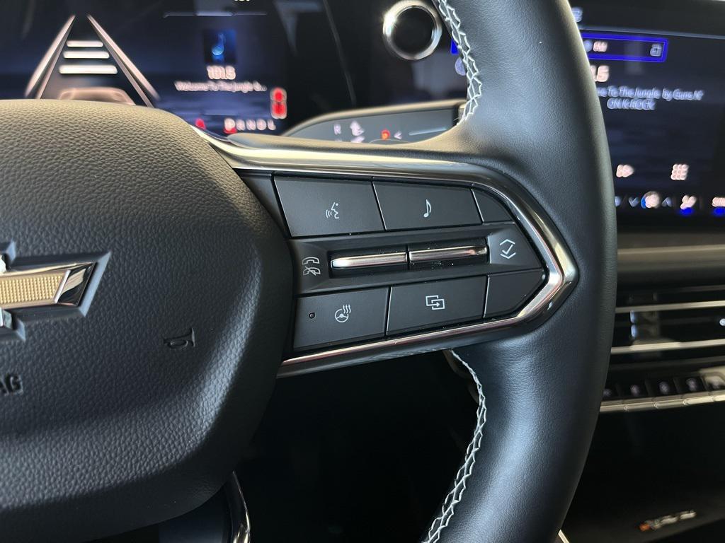 used 2025 Chevrolet Traverse car, priced at $36,464