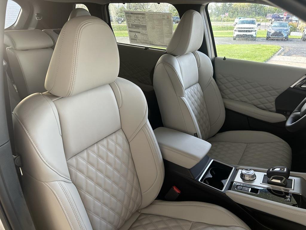 new 2025 Mitsubishi Outlander PHEV car, priced at $44,024