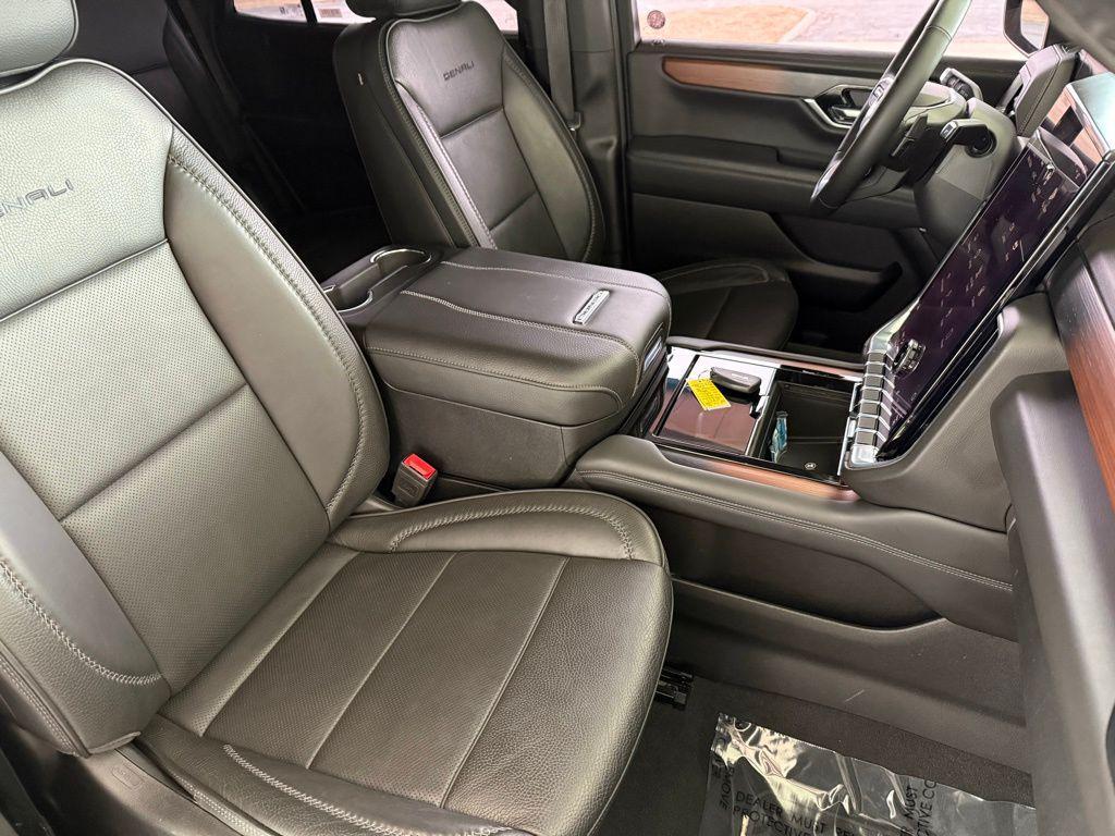 used 2025 GMC Yukon car, priced at $62,207
