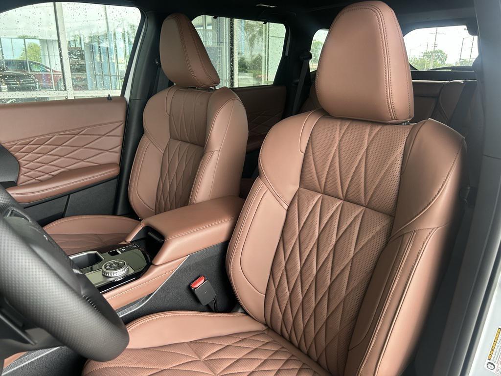 new 2025 Mitsubishi Outlander car, priced at $40,434