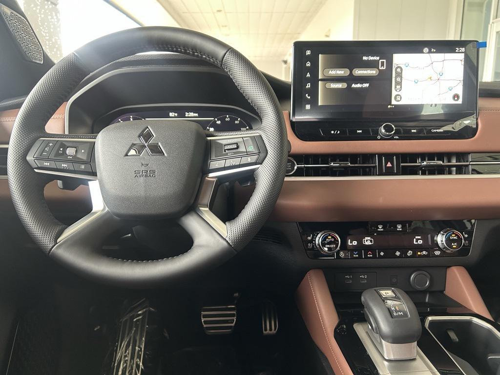 new 2025 Mitsubishi Outlander car, priced at $40,434